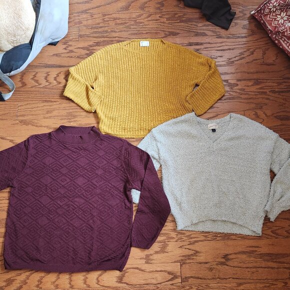 Lot of 3 Assorted Women's Knitted Pullover Sweaters Different Size M/L - Picture 1 of 10